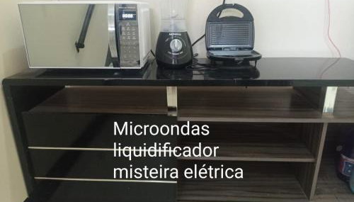 Flat de 2 quartos com AR na área central de GV com conzinha completa-garagem-wifi-Bom p grupos ou familias ou empresas - Foto 4
