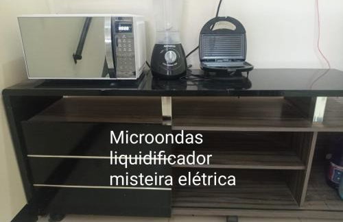 Flat de 2 quartos com AR na área central de GV com conzinha completa-garagem-wifi-Bom p grupos ou familias ou empresas - Foto 4