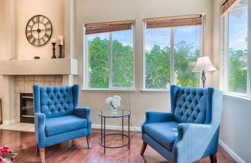 Spacious 4BD 3BA with hot tub, fire pit, and wraparound deck - Foto 4