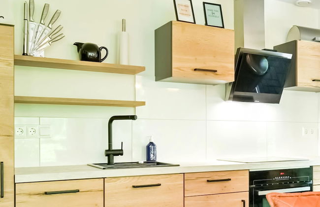 House in Reutum With Jacuzzi & Forest View - Photo 1