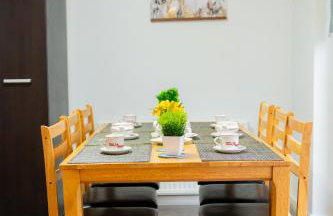 Beautiful Modern Home in London, Free Parking, Family Home, Sleeps 9, Close to Railway Station - Foto 45