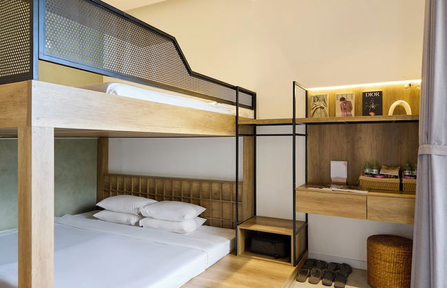 KIN WANDER TAN PHONG, THE MOONAGE - Foto 80