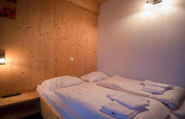 Appealing Chalet With Infrared Sauna - Photo 3