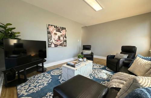 Cozy Walk up King Bed Fast Wifi - Foto 18