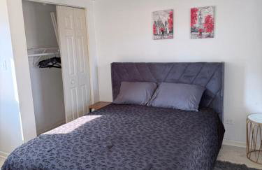 Free Parking! Private Rooftop! 3bd near downtown! - Photo 10