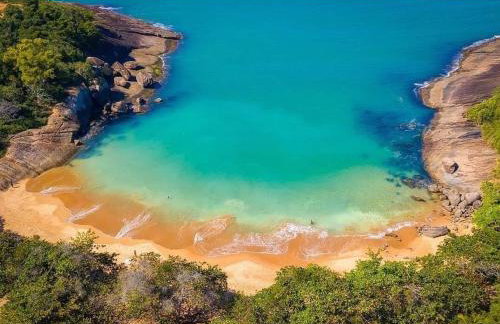 Casa Super Agradável, 250 metros da praia da Areia Preta, cinco quartos com ar, wifi, garagem, completa - Foto 38