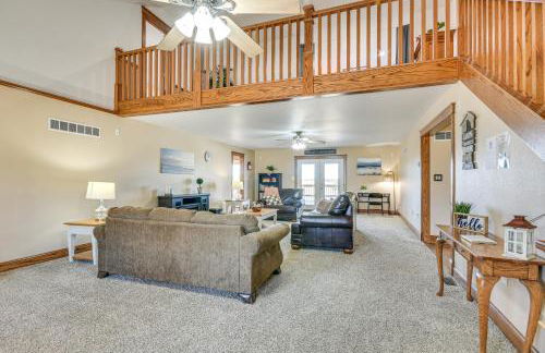 Pond Access and Fishing Cedar Lodge in Versailles - Foto 6