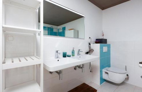 Stunning Home In Jurdani - Foto 35