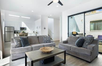 Oceanfront 2BR Rooftop Deck Beach Access Strand Way B - Photo 8