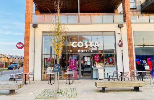 Oakgrove Apartment - 2 Bedroom with Terrance and private parking - Foto 30