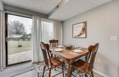 Missouri Couples Retreat Shouse with Patio, Yard - Foto 10