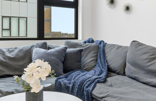 Edgewater Apt with Free Parking Gym Modern Living - Photo 16