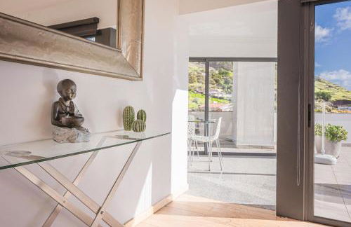 Beachfront Penthouse with Panoramic Ocean-View Terrace VIP Baia - Photo 10