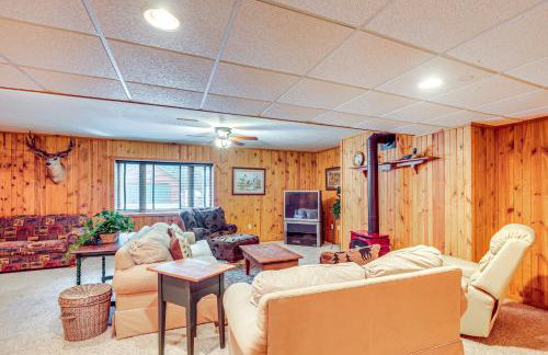 Lake Tomahawk Fall Retreat with Foliage and Lake Views - Photo 23