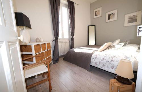 superb prestigious mas with pool in the countryside of caumont sur durance, close to avignon, sleeps 8 - Foto 36