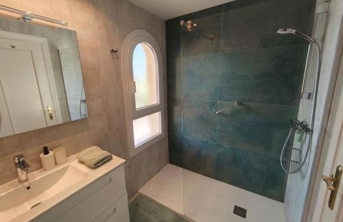 Spectacular 3 bedrooms Sea Views apartment - Photo 39