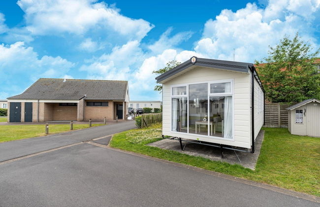 Chalet in De Haan Near Sandy Beaches - Foto 1