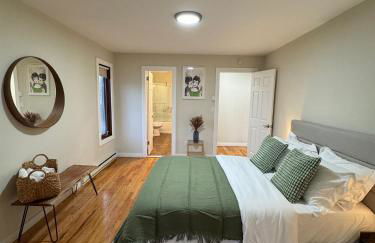 Poconos Chalet -Kayaks- HotTub-Karaoke-Lake - Foto 40