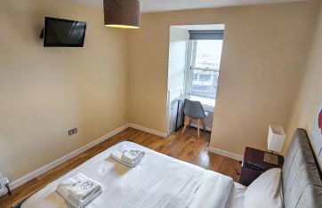 Bridge St 6 Bedroom House - Tranent - Foto 38