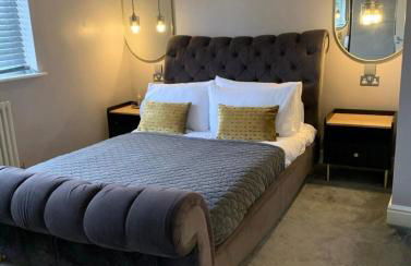 7 bed 3 bath M25 Long term Parking - Foto 16