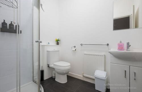 Modern 5-Bedroom House - Bannockburn - Photo 19