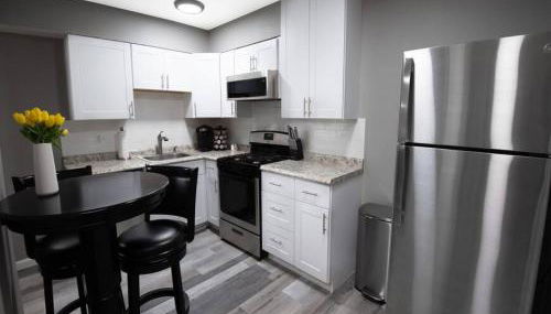 604 1 Two Bedroom One Bath with King near Main Street - Foto 4