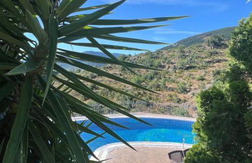 Mansión con Jacuzzi a 40 grados, gran piscina y Pádel - Photo 5