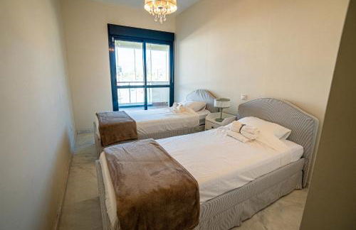 Hello Cosmo - Photo 13