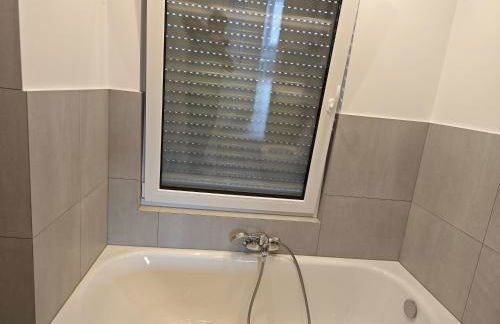 Siegen - Geisweid Work and stay Neu Modernisiert 3 Schlafzimmer Badezimmer Wohnzimmer Balkon - Foto 29