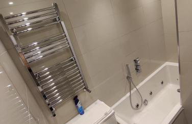 Modern 2 Bedroom Flat with private outdoor terrace - Foto 11