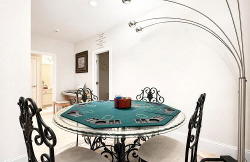 Luxurious 2BR Movie Theater Game Room Full Kitchen Gym - Foto 12