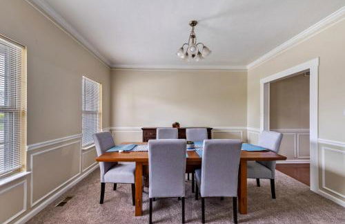 Incredibly Spacious Carmel Home with Fully Equipped Kitchen - 4700 Sq Ft! Sleeps 15! Pet Friendly! home - Foto 14