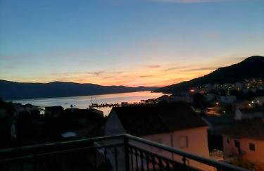 Villa Barbara & Zoran with heated swimming pool - Photo 12