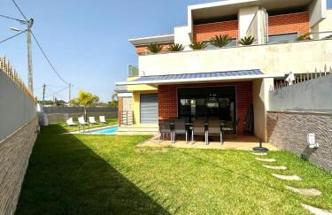 Funtastic Villa With Pool - Foto 1