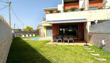 Funtastic Villa With Pool - Foto 1