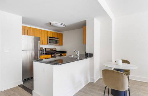 Blueground LIC pool wd nr Gantry Park NYC-1845 - Foto 6