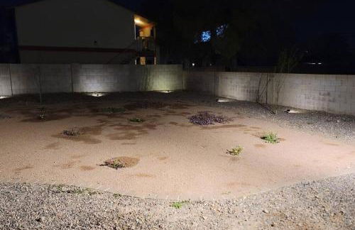 3 Bedroom, 2 Bath Whole House, ASU, Tempe, Scottsdale on Light Rail - Photo 29