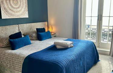 Beach from the Balcony, ensuite and private parking - Photo 11