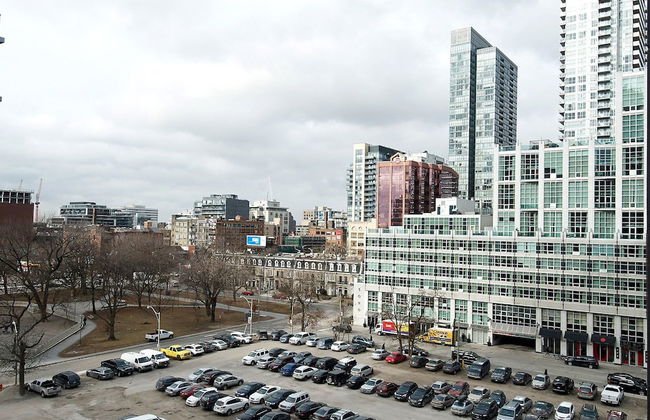 WhiteHall Suites- Yorkville - Photo 41