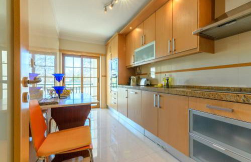 Carcavelos Beach - Photo 14