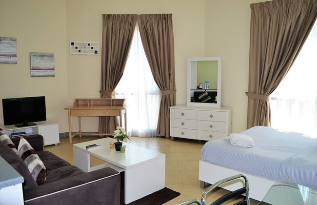 Bright furnished studio near metro in Tecom - ALIA - Photo 6