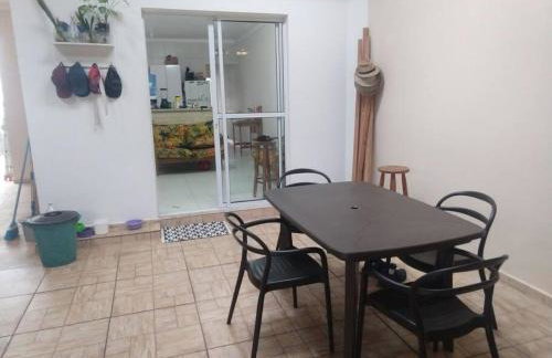 Casa em Itanhaém com 2 quartos garagem p 2 carros, churrasqueira, piscina 200 m da praia - Foto 15