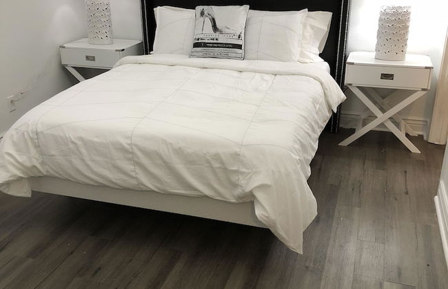 Amazing 4BR Celebrity Villa! Sleeps 8 by YouRent! - Foto 3