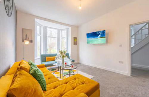 Group-Friendly Home near Manchester with Hot Tub and Private Cinema Room - Foto 10