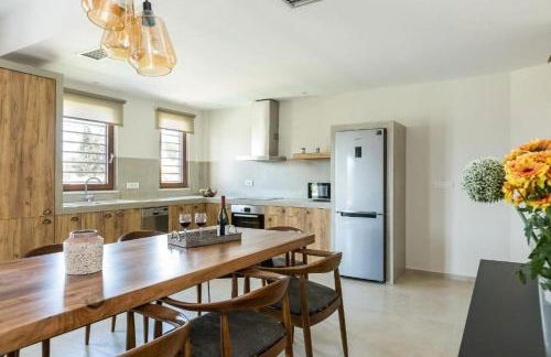 Upper View Villa, with private pool - Photo 28