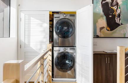 Silverlake Sunset Treehouse • Art-Filled Escape w Jacuzzi Sauna AvantStay - Foto 77