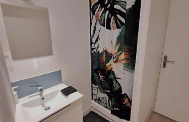 Jeny 2 - RDC - terrasse - Wifi - 10mn hypercentre - Foto 5