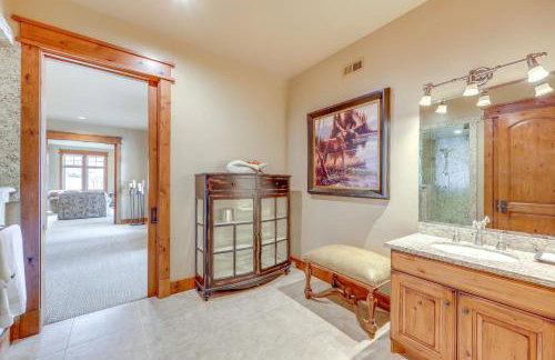 Hot Tub and Views Luxe Mountain Escape in Yucaipa - Photo 28