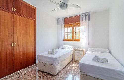 Villa with private swimming-pool in quiet location - Foto 16