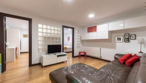 Tranquilo con Wifi y cercano al metro - Foto 2